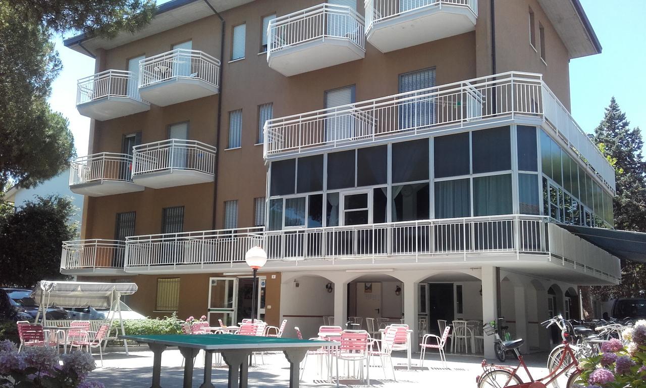 Hotel Toschi Lido di Classe Exterior photo